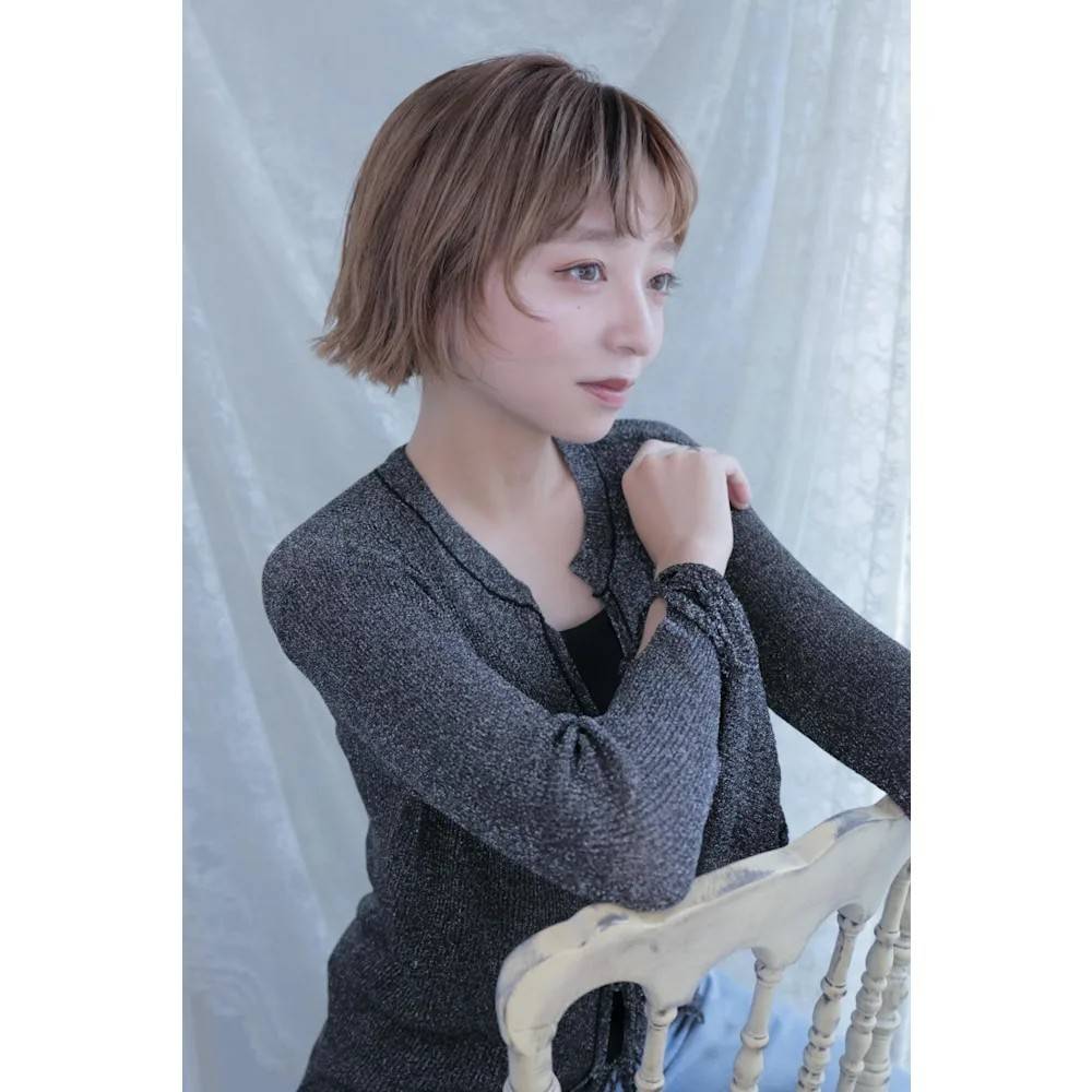 柔らかベージュ×フェイスレイヤー