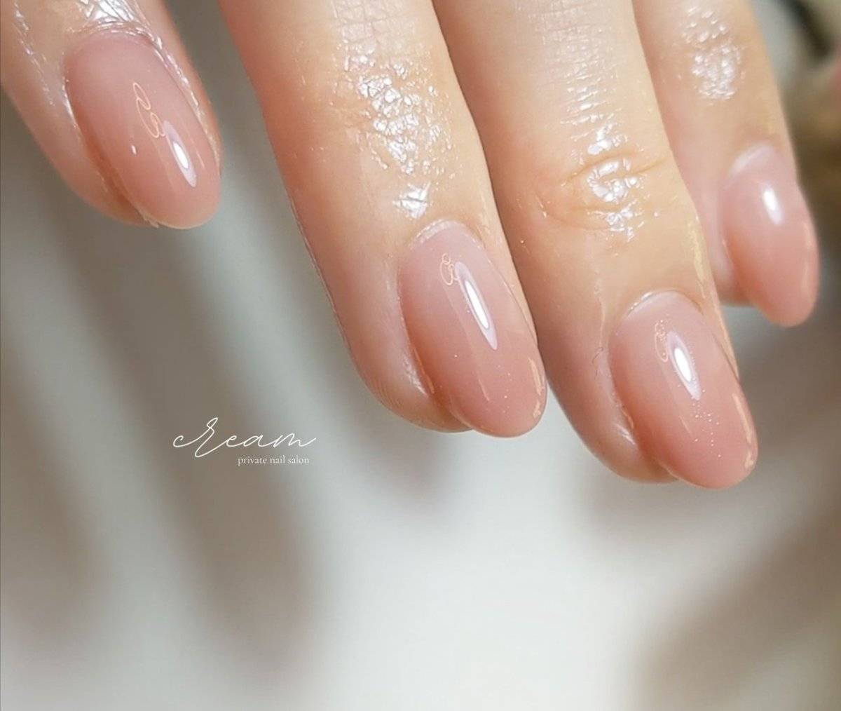 コーラルピンクネイル