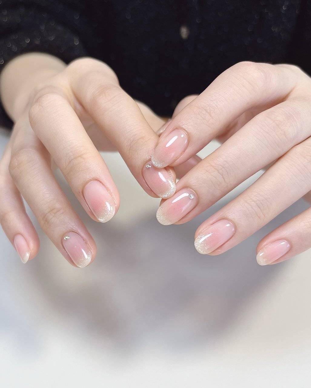 コーラルピンクネイル