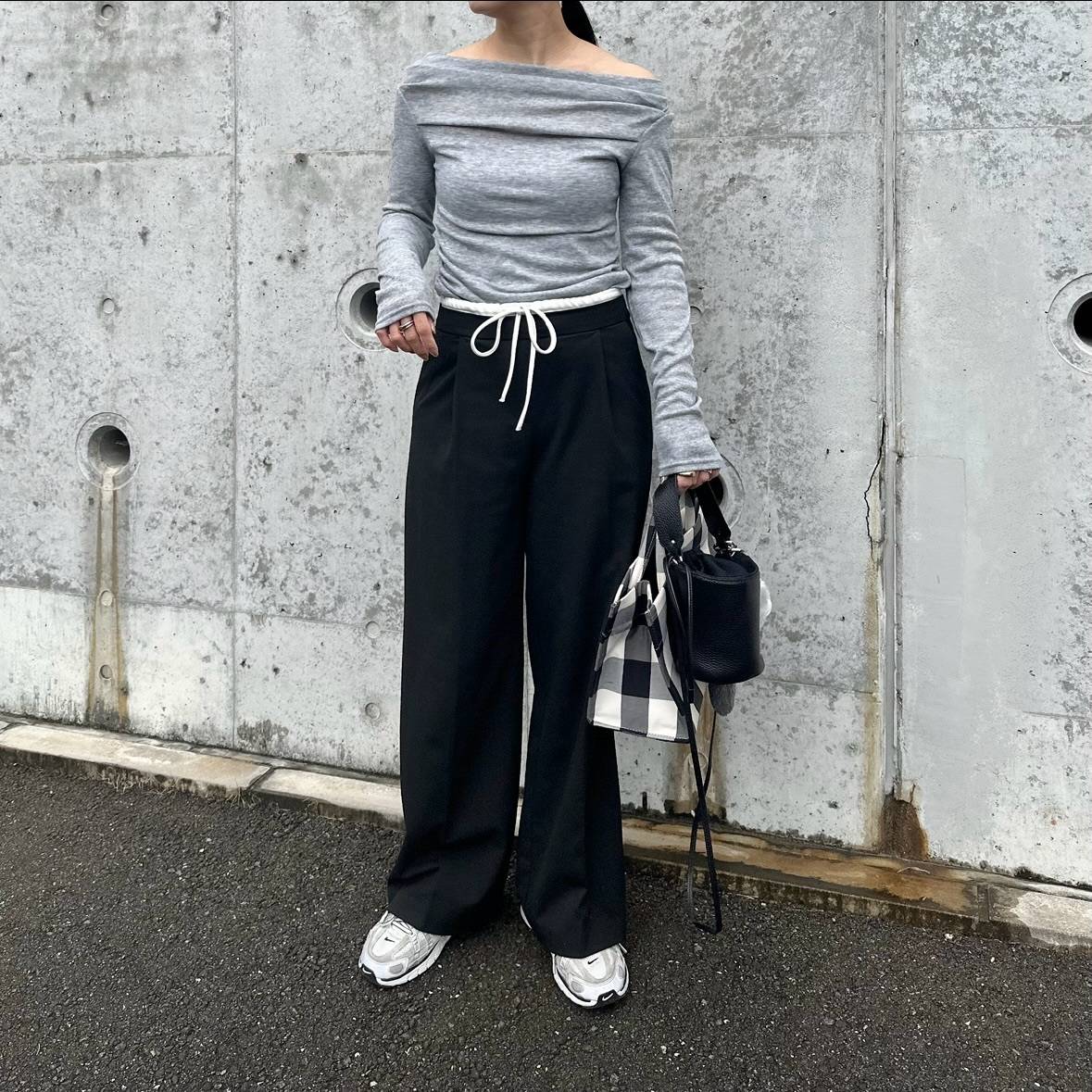 オフショルトップス×パンツ