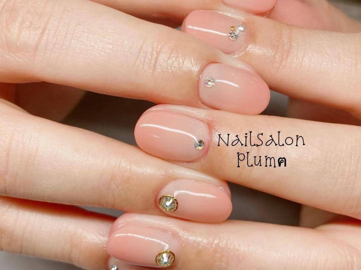 グラデーション×一粒ストーンネイル