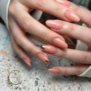 【2026年3月】抜け感が出て今っぽい。最新サーモンピンクネイル5選