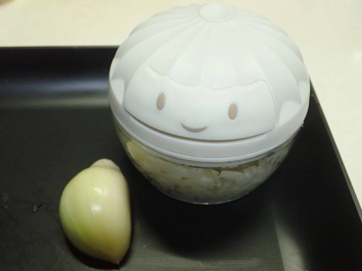 DAISO(ダイソー)：ミニハンドル野菜カッター