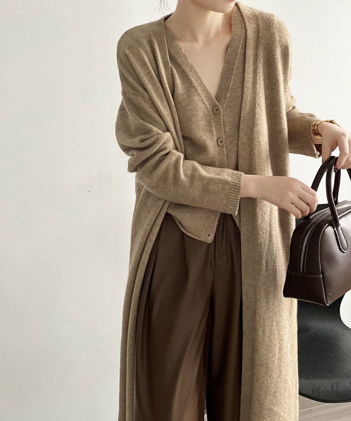 秋コーデの女性