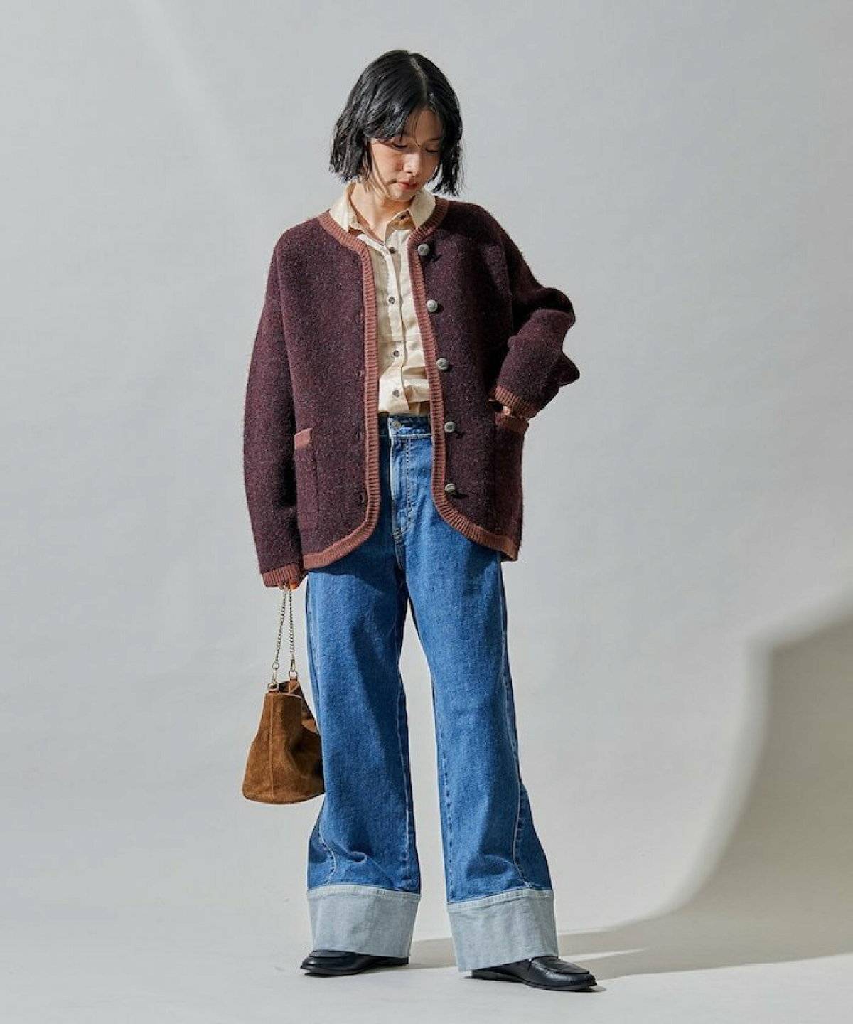 秋コーデの女性