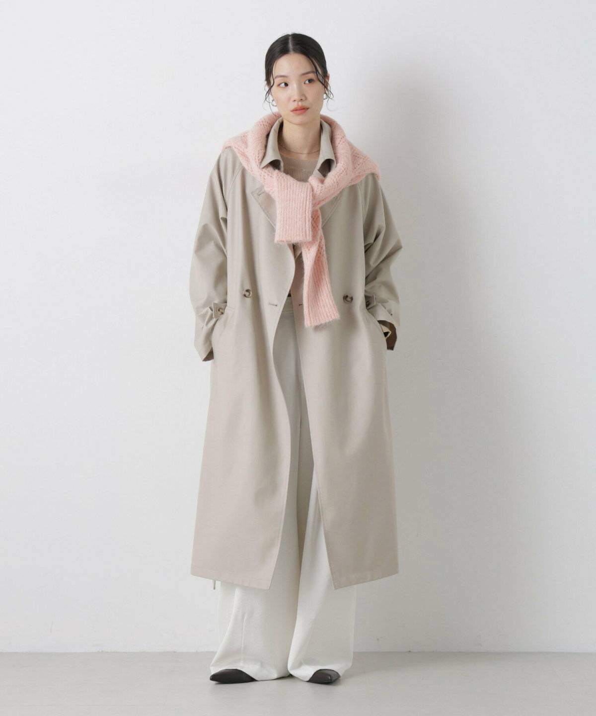 コートを着た女性