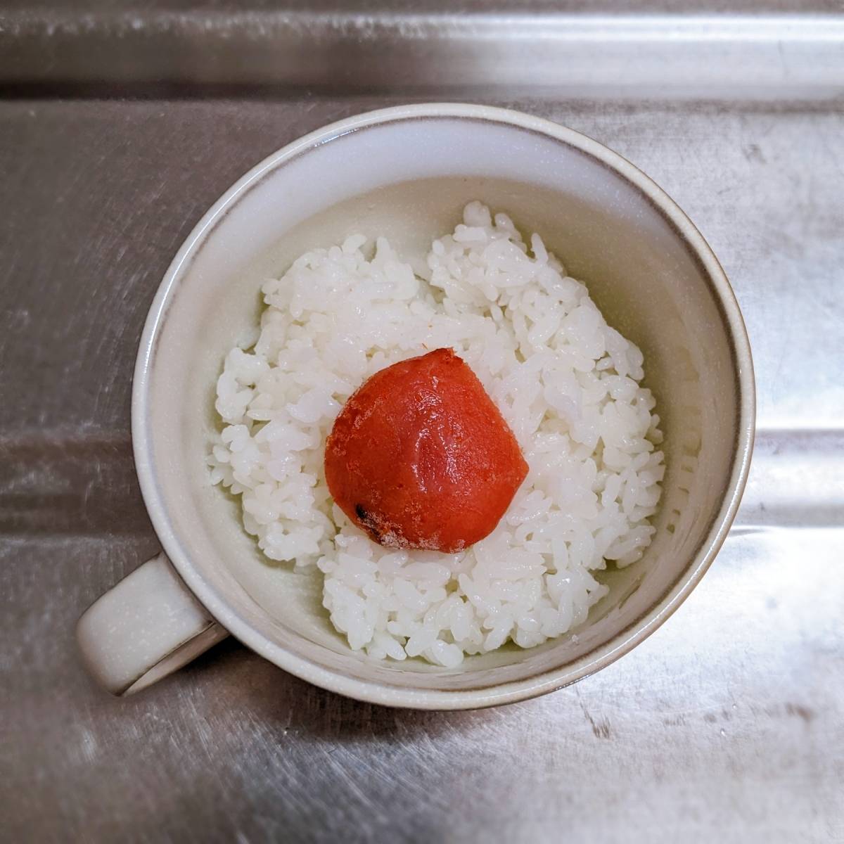 くらこん公式の「塩こんぶで冷やし明太子茶漬け」のレシピ