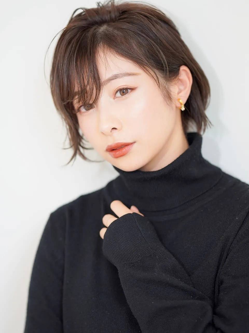 ナチュラルなニュアンス感耳掛けボブ