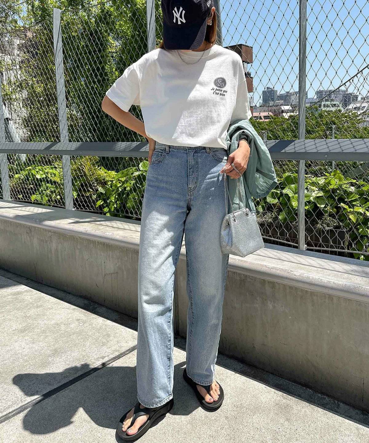 デニムパンツコーデ