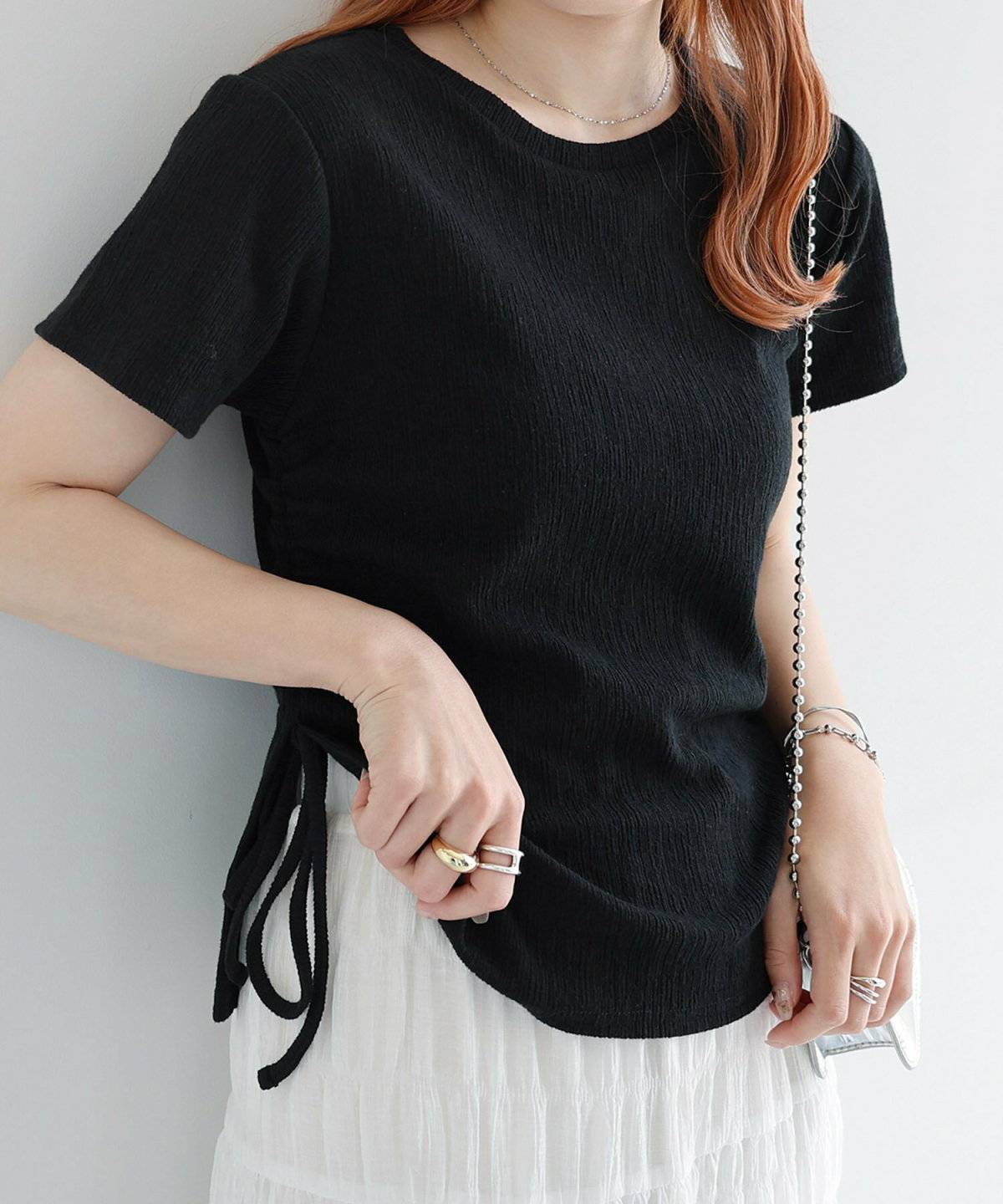 夏コーデの女性