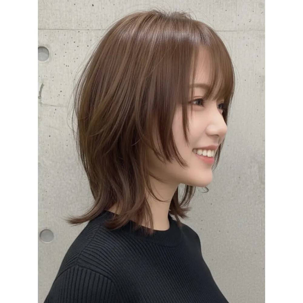 ウォームベージュのウルフボブ