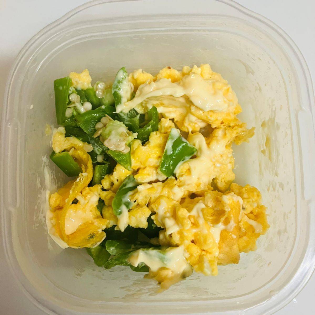 JAグループ公式の「ゆで卵とまるごとピーマンのマヨ和えトースト」のレシピ