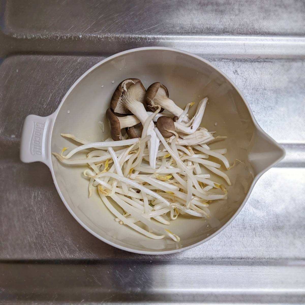 JAグループ公式の「しめじともやしの胡麻和え」のレシピ