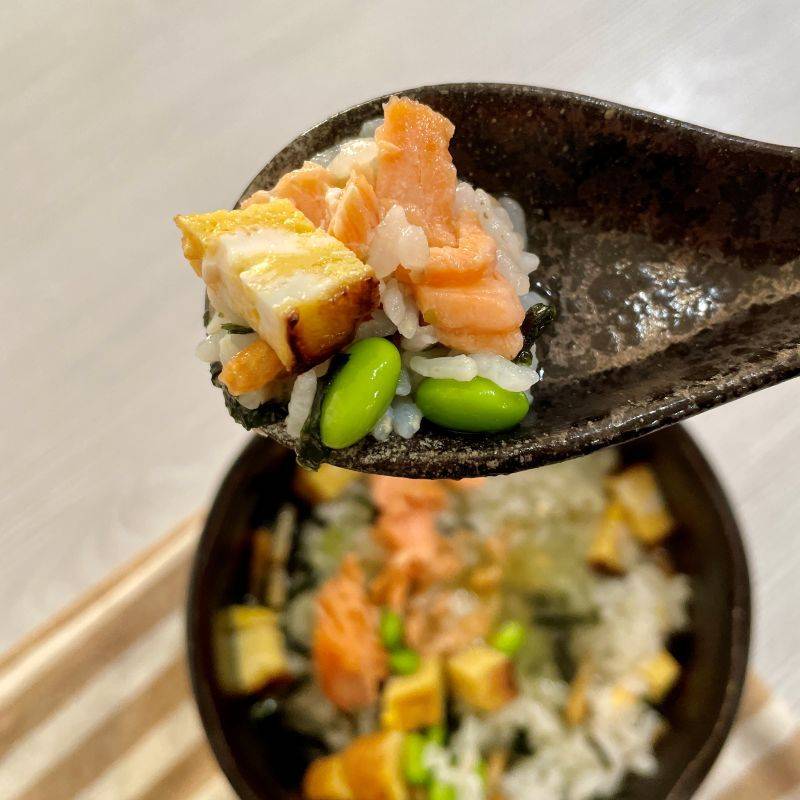 永谷園公式の「ほぐし焼鮭と枝豆のお茶づけ〜めざまし茶づけ〜」のレシピ