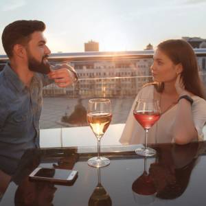 男性もメロメロ……♡「女慣れしてる男性」を落とす方法4つ