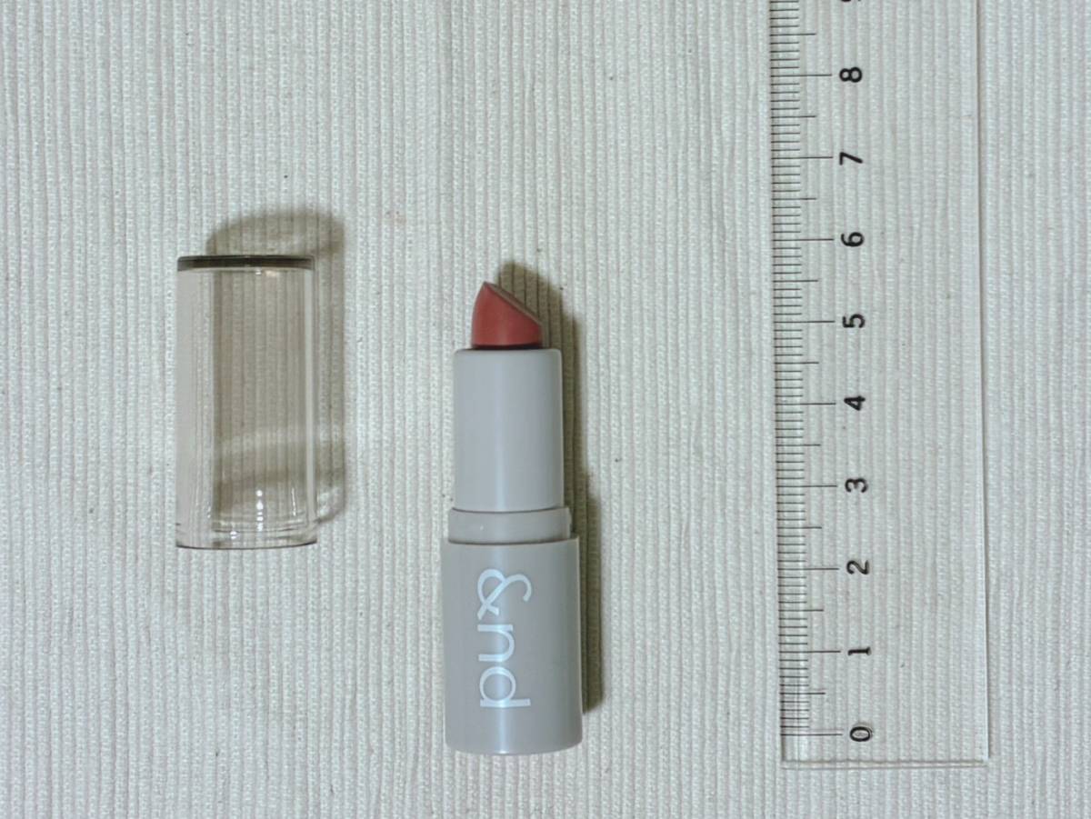 &nd by rom&nd アンドバイロムアンド Greige グレージュ シリーズ シアリーカラースティック BE01モリベージュ 本体 蓋開け 定規