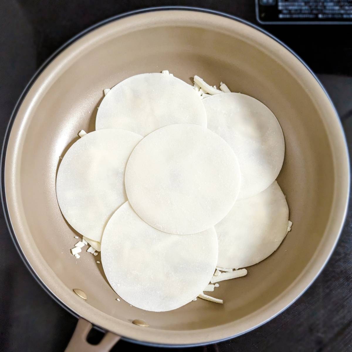 モランボン公式の「カリカリギョウザサンド」のレシピ