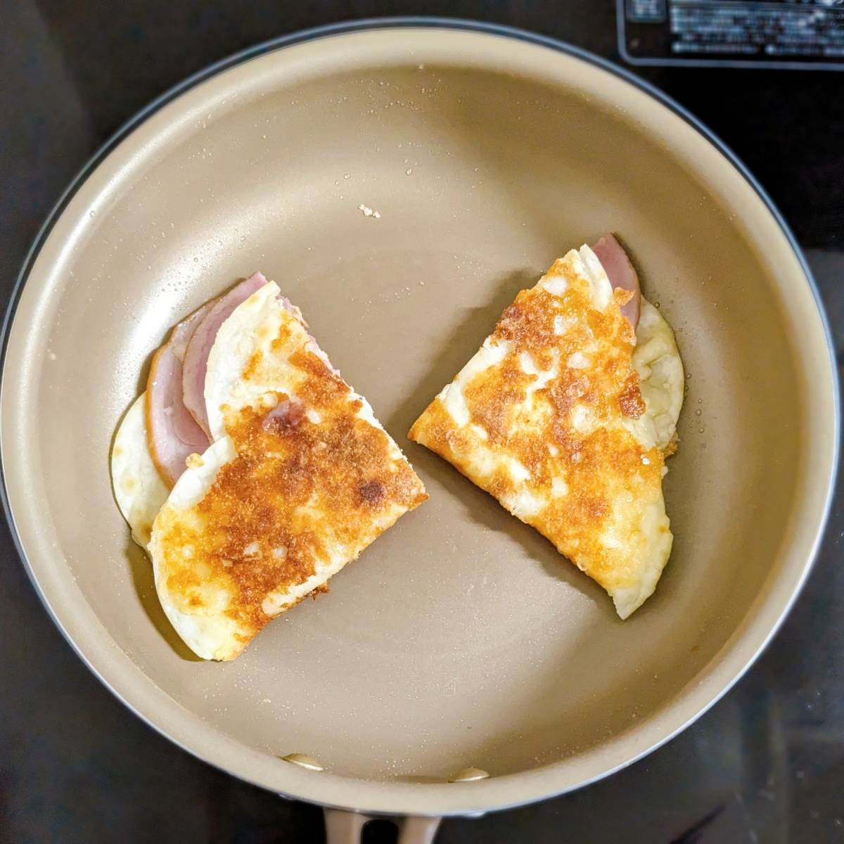 モランボン公式の「カリカリギョウザサンド」のレシピ