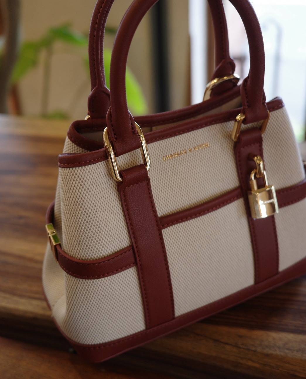 CHARLES & KEITH スコッティー キャンバストートバッグ