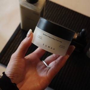 汚れはオフしてうるおいは残す。しっとり仕上がる「SUWAH」の洗顔ソープ