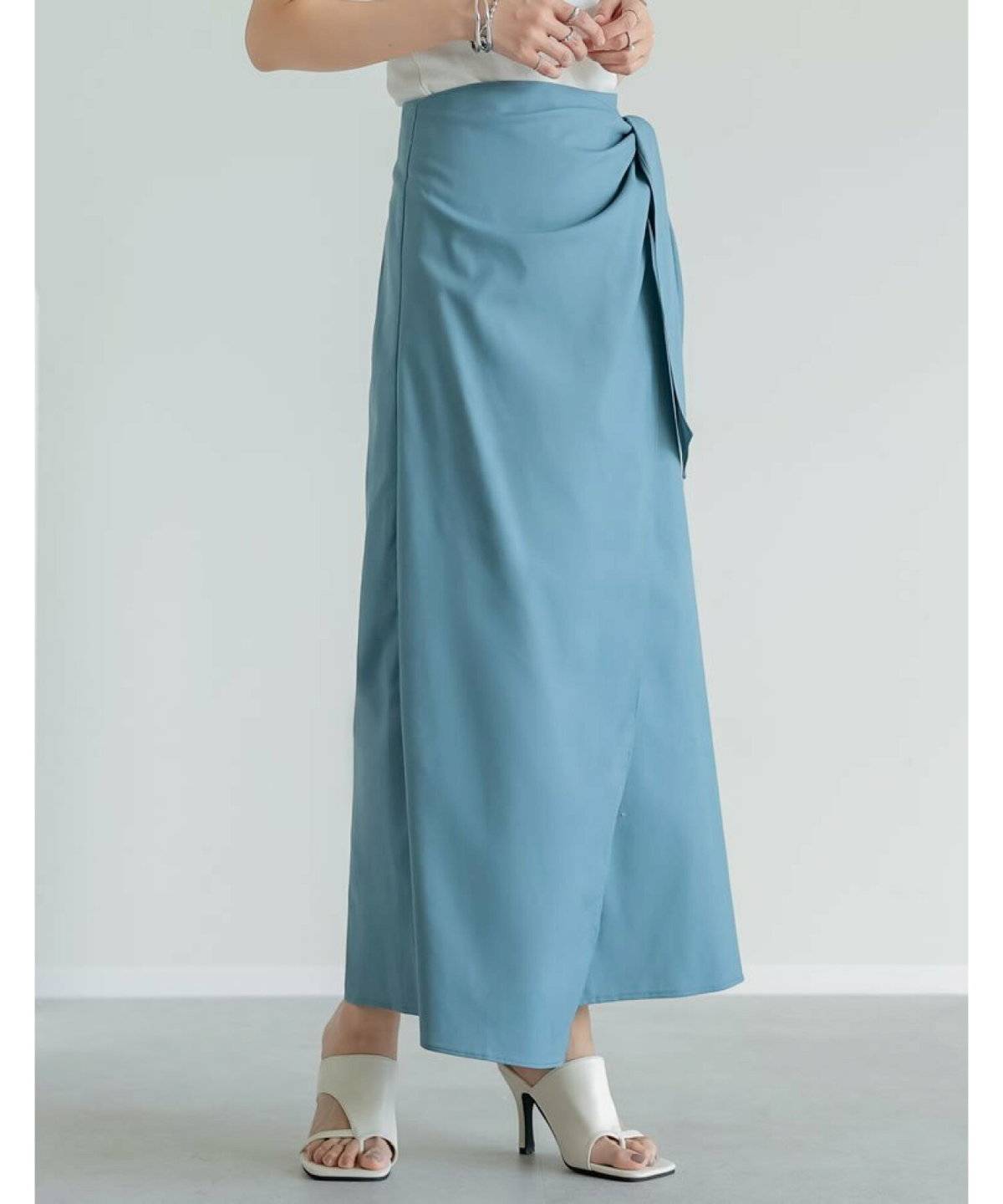 サンダルコーデの女性