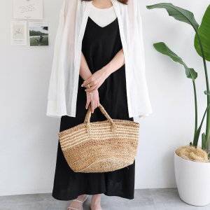 夏におすすめの白サンダルコーデ15選。足元抜け感でおしゃれ度UP♪