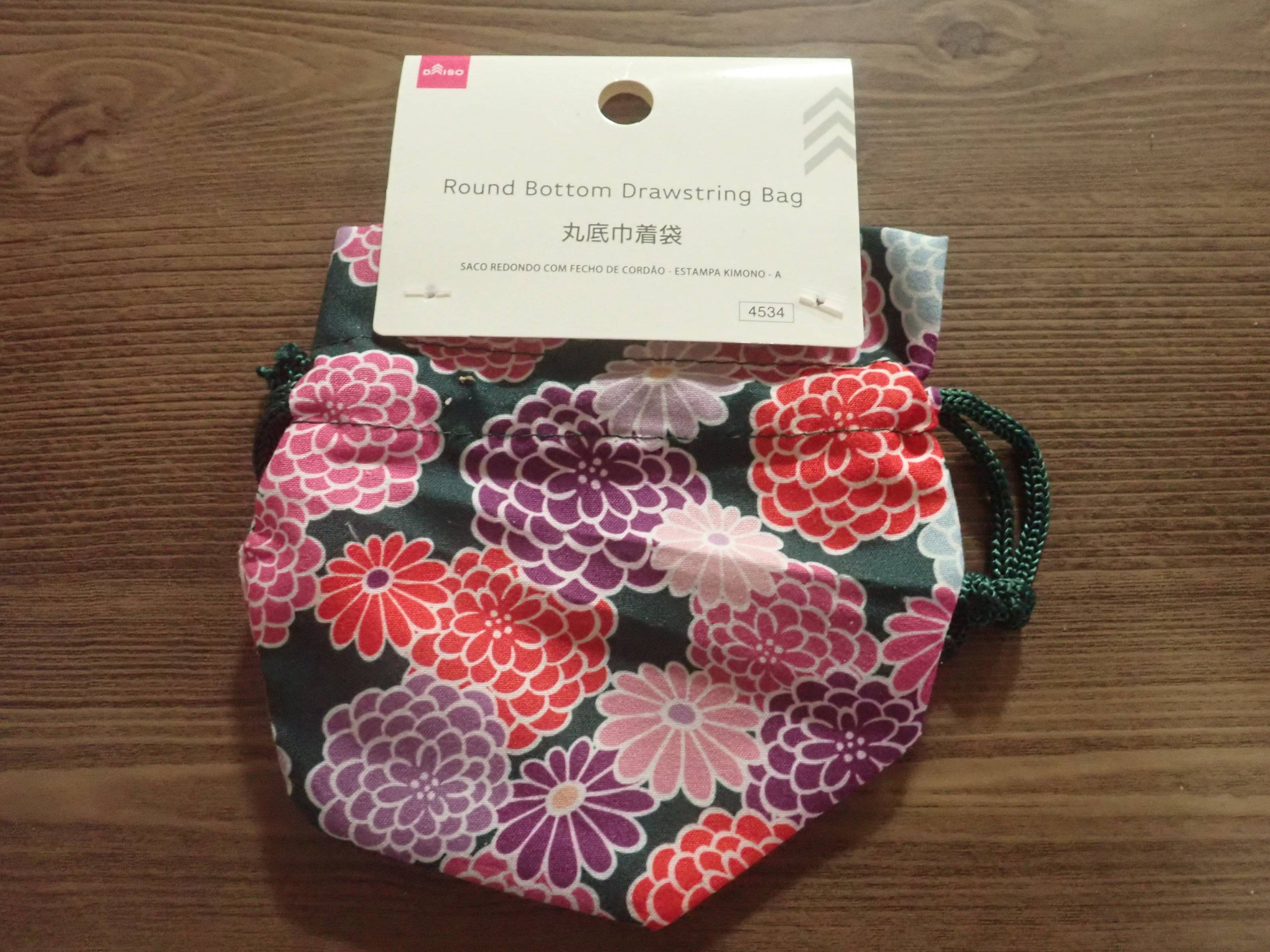 ダイソーの丸底巾着袋(着物柄、A)