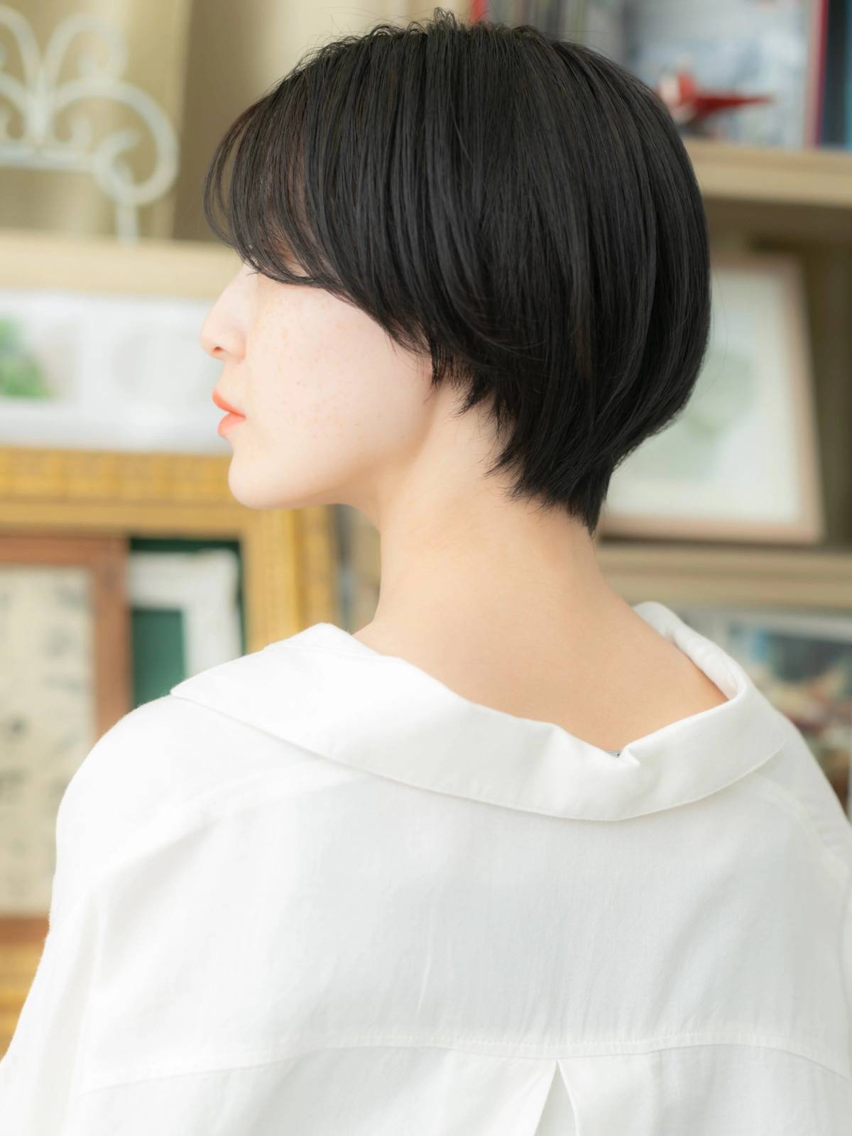 シンプル黒髪ショート