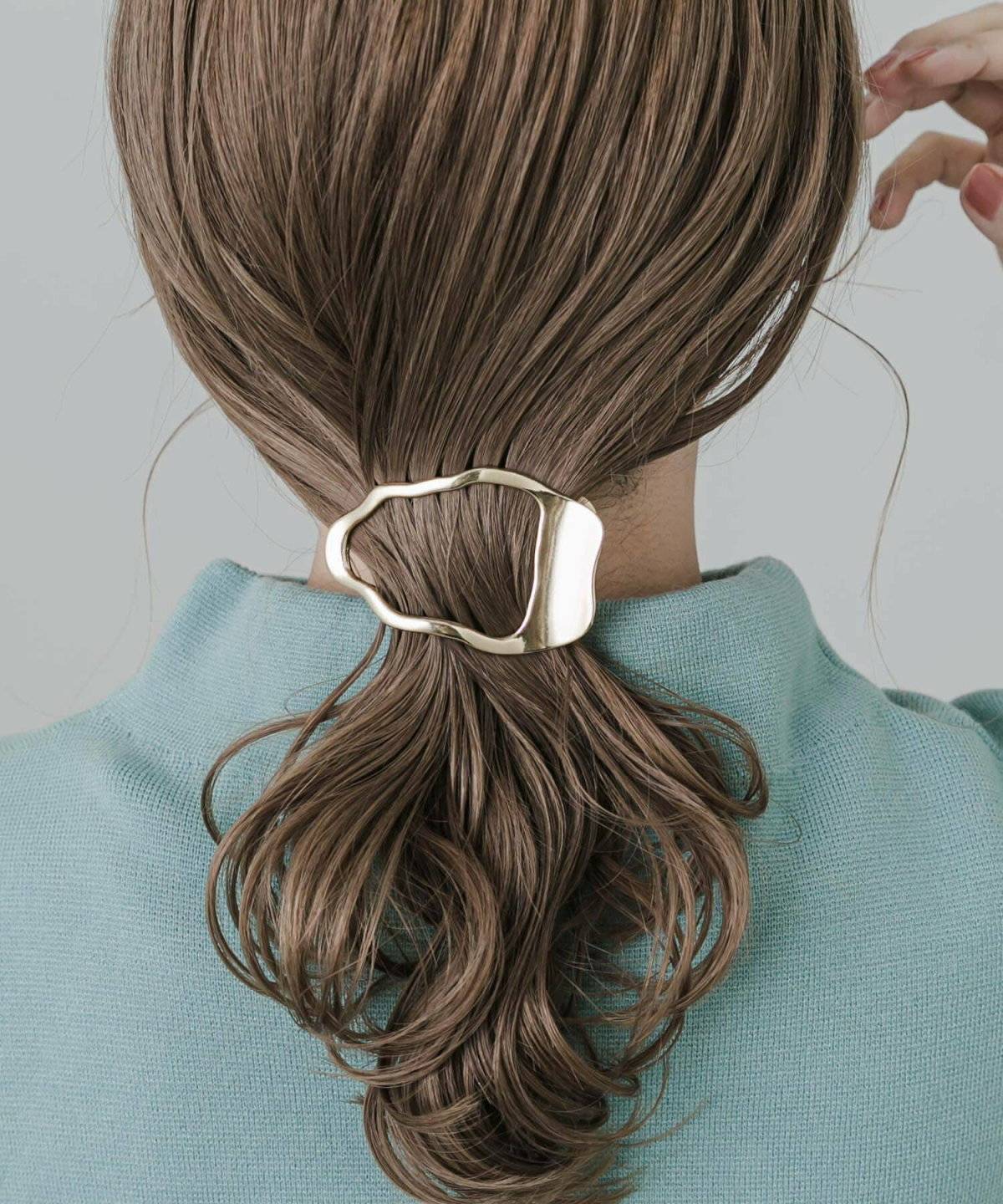 ロングヘアとバレッタ