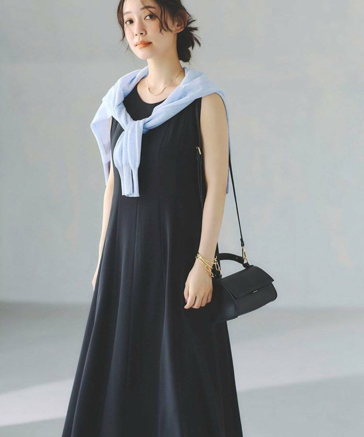 春コーデの女性