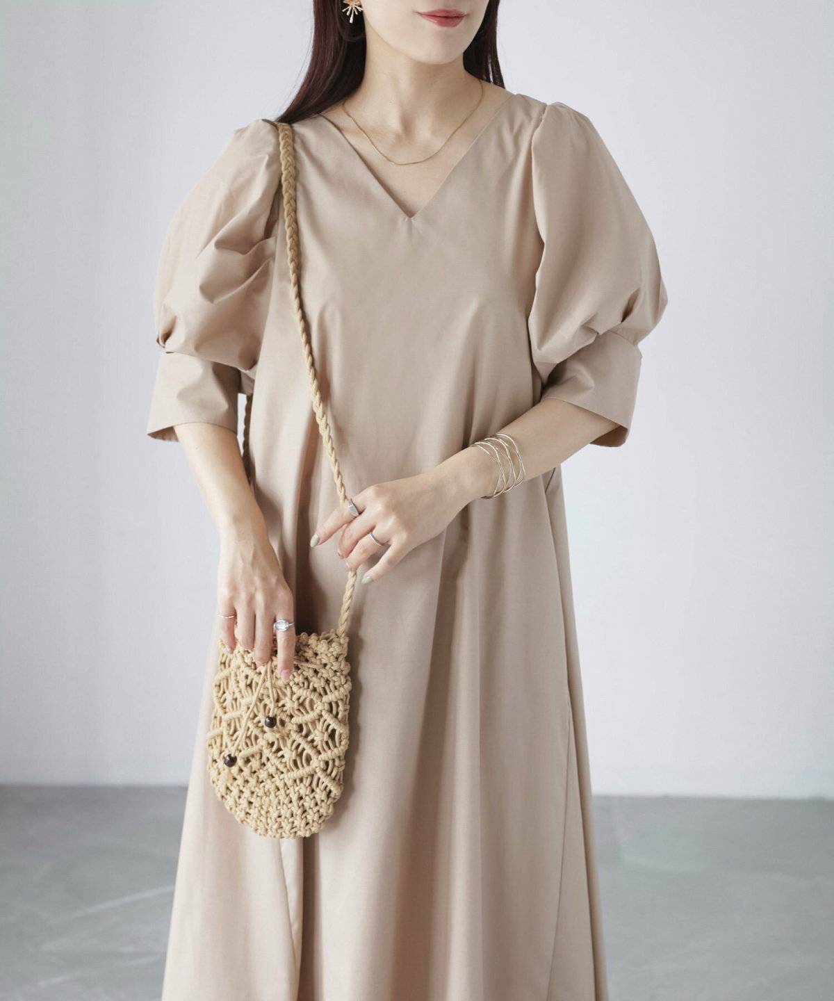 春コーデの女性