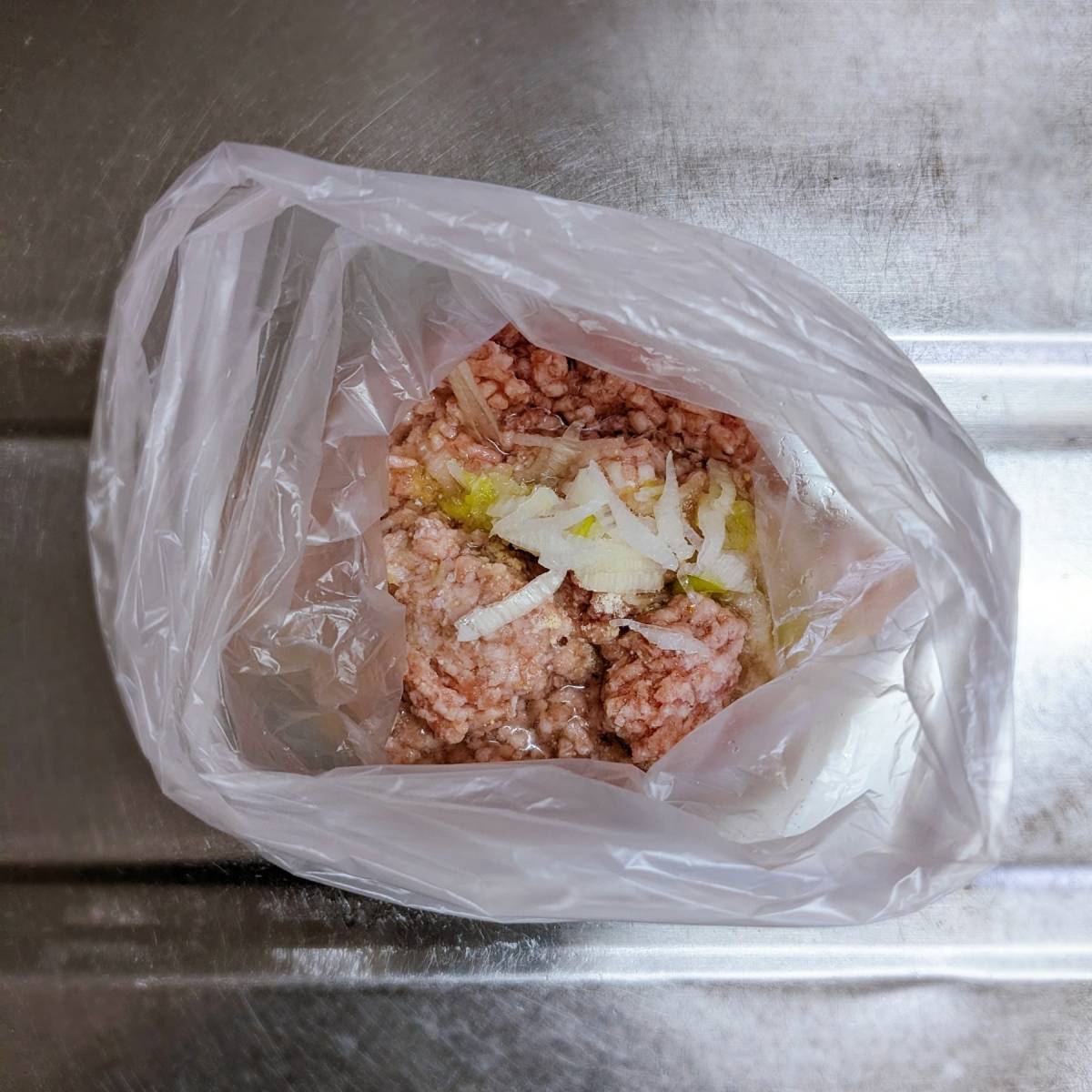 モランボン公式の「餃子の皮で作る包まない小籠包」のレシピ