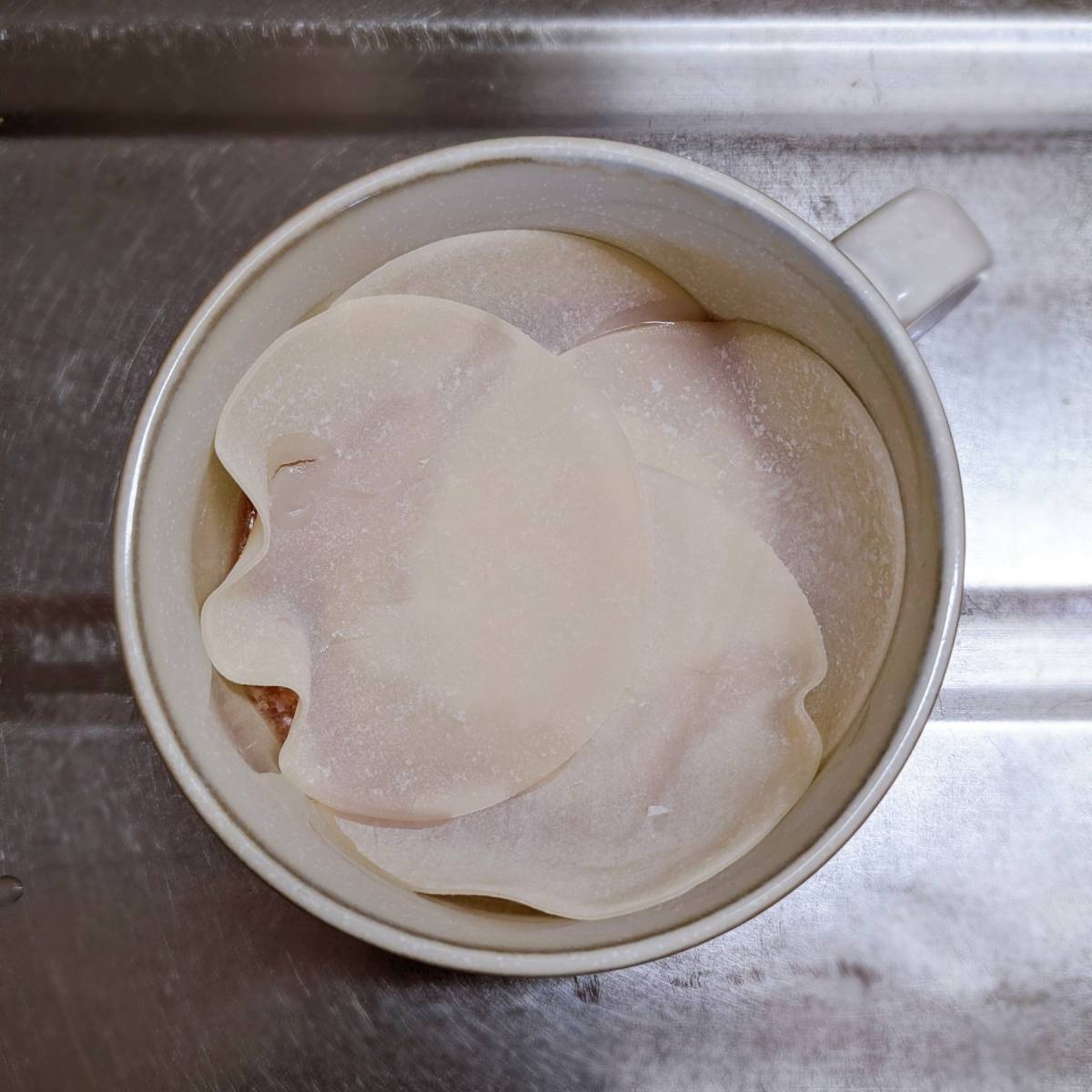 モランボン公式の「餃子の皮で作る包まない小籠包」のレシピ