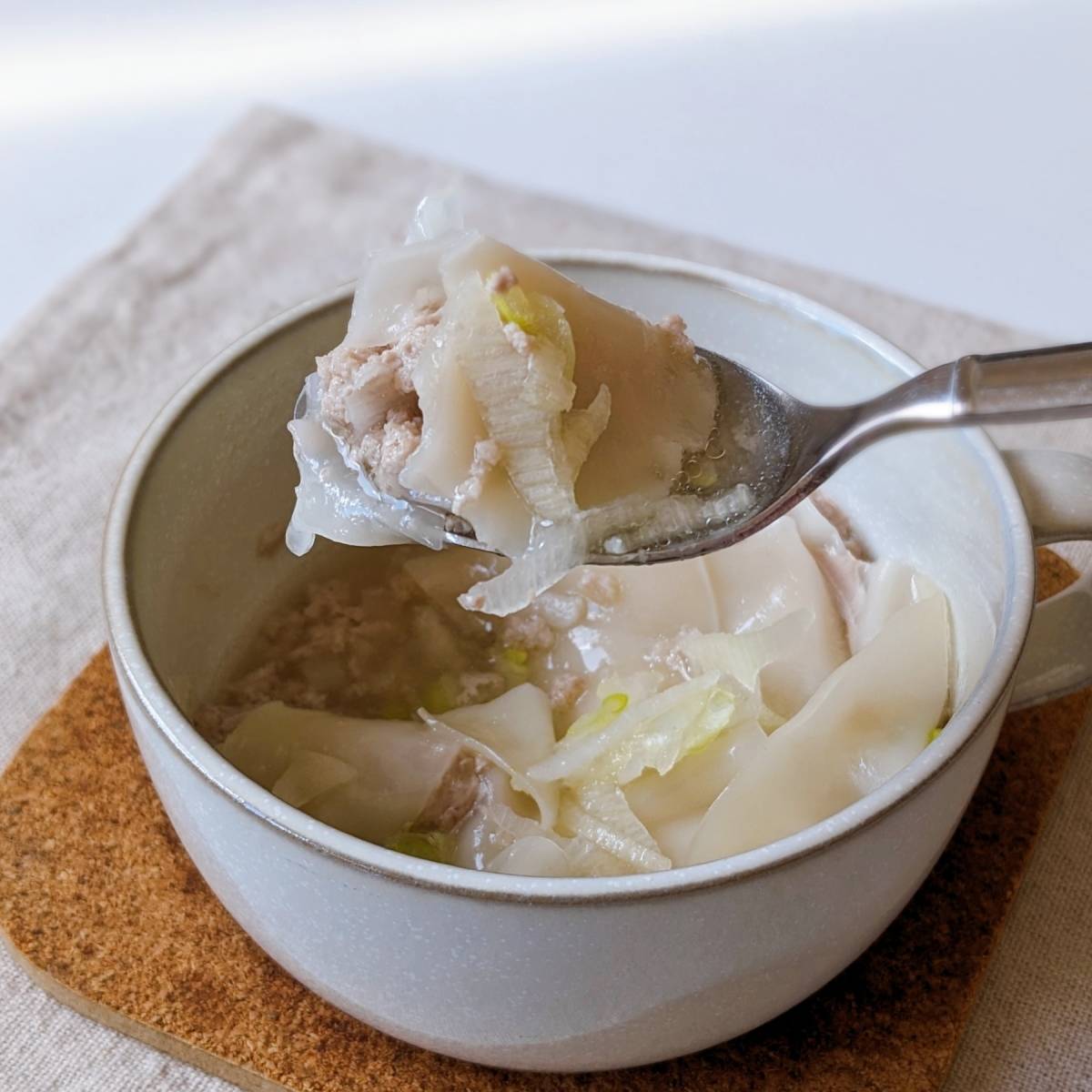 モランボン公式の「餃子の皮で作る包まない小籠包」のレシピ