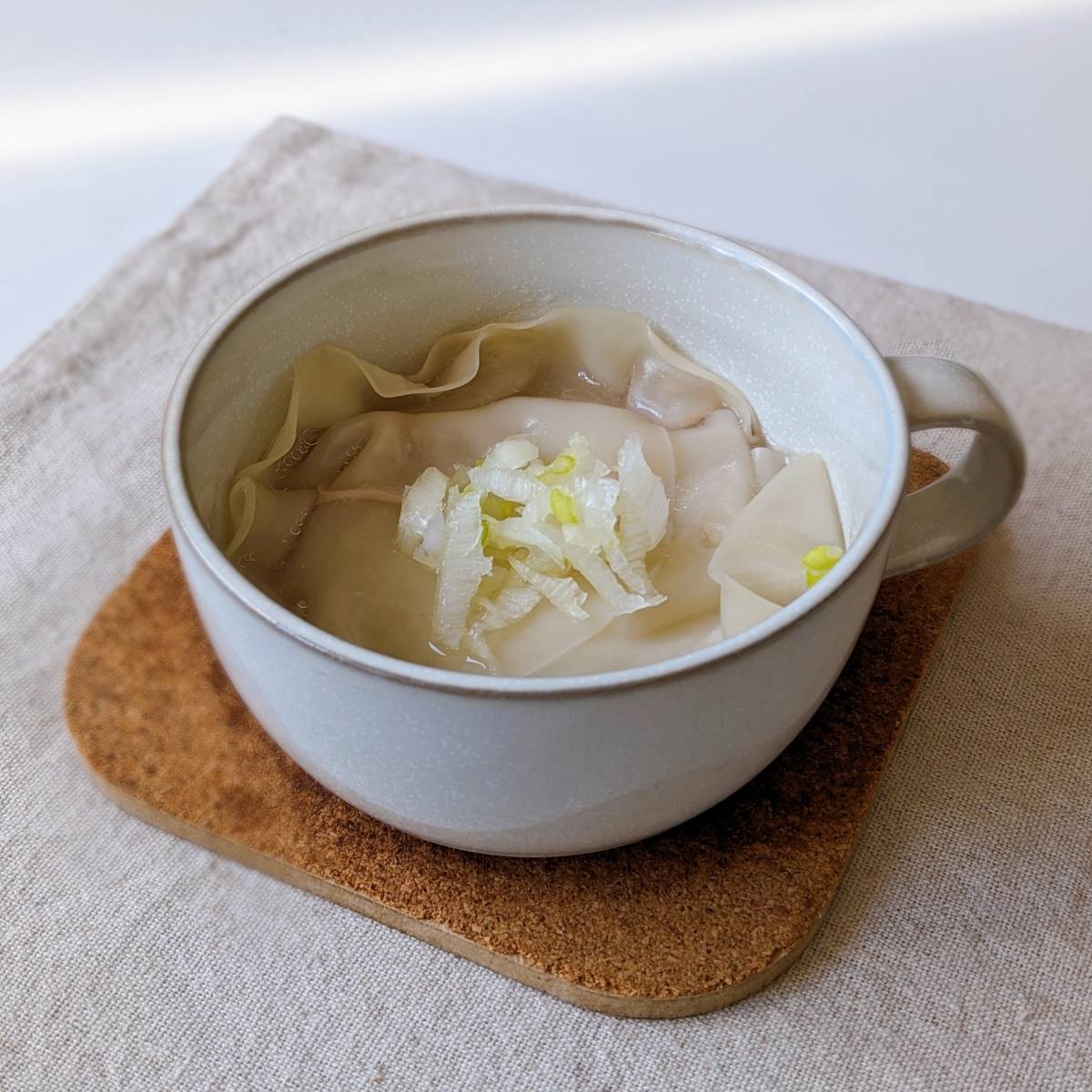 モランボン公式の「餃子の皮で作る包まない小籠包」のレシピ