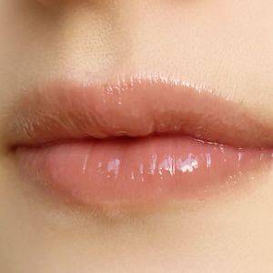 メイクが一気に垢抜けるやつ。血色感をプラスする「粘膜リップ」5選