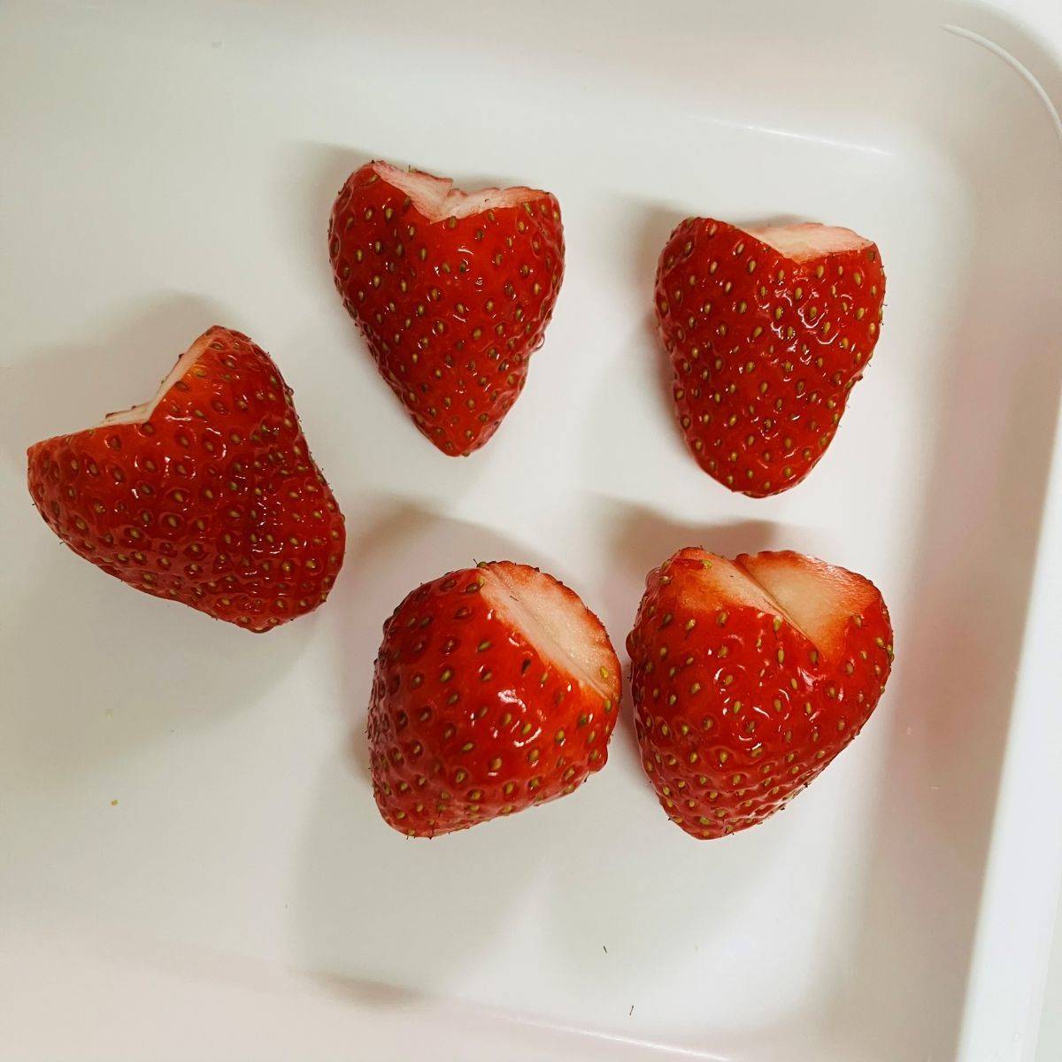 フジパン公式の「簡単いちごカスタードサンド」のレシピ