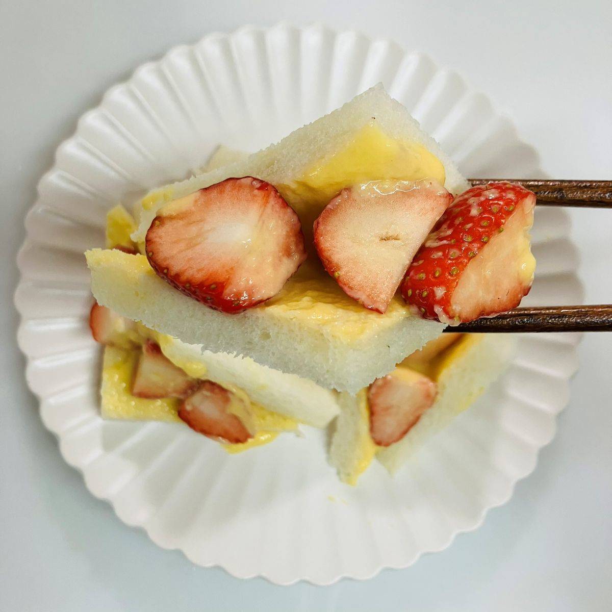 フジパン公式の「簡単いちごカスタードサンド」のレシピ