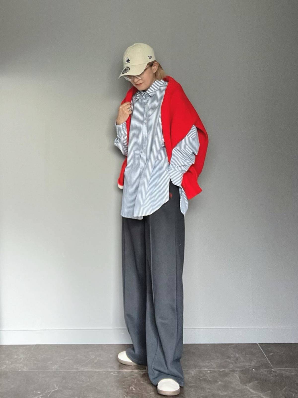 シャツの上に肩掛けする♪