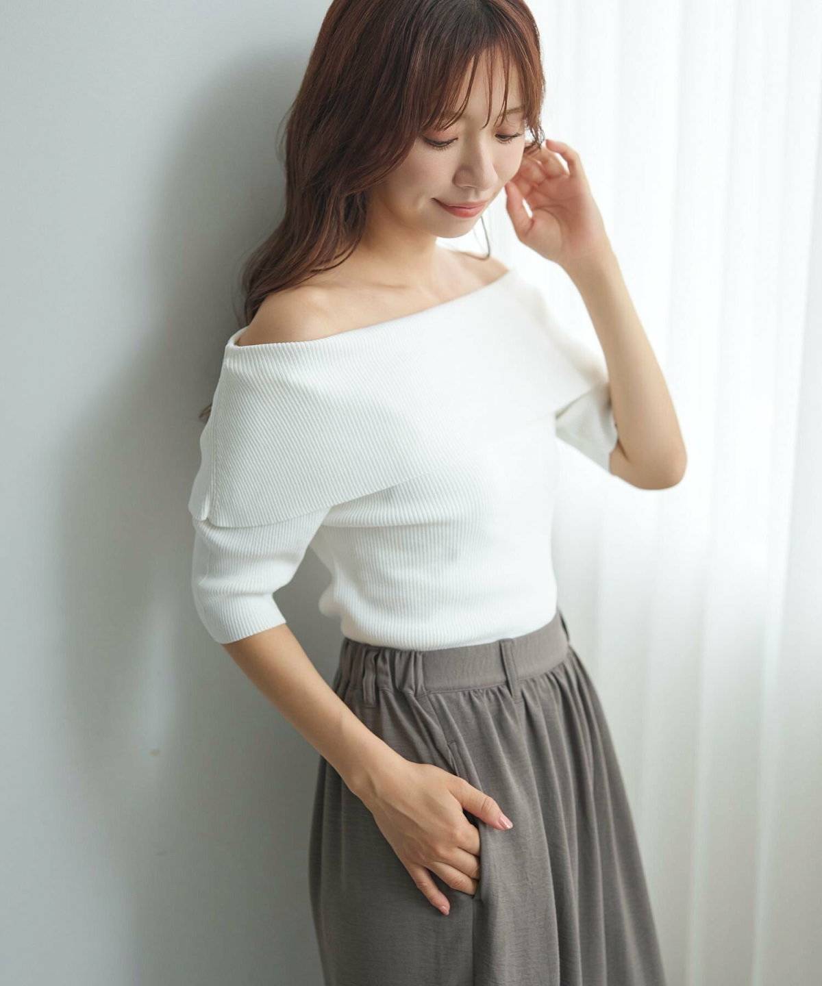 春コーデの女性