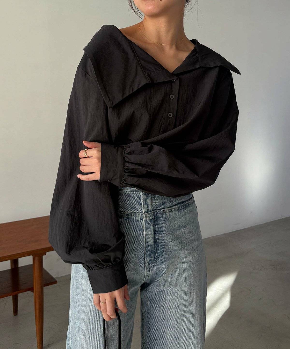 夏コーデの女性