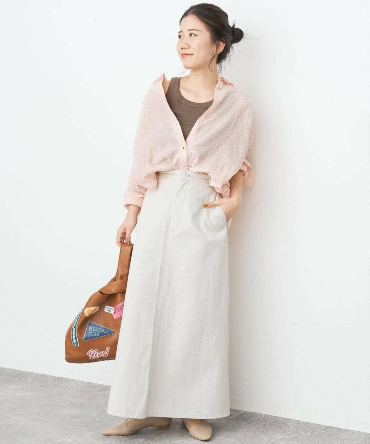 夏コーデの女性