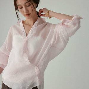 胸が大きいのをカバーするなら！「カシュクールトップス」コーデ集