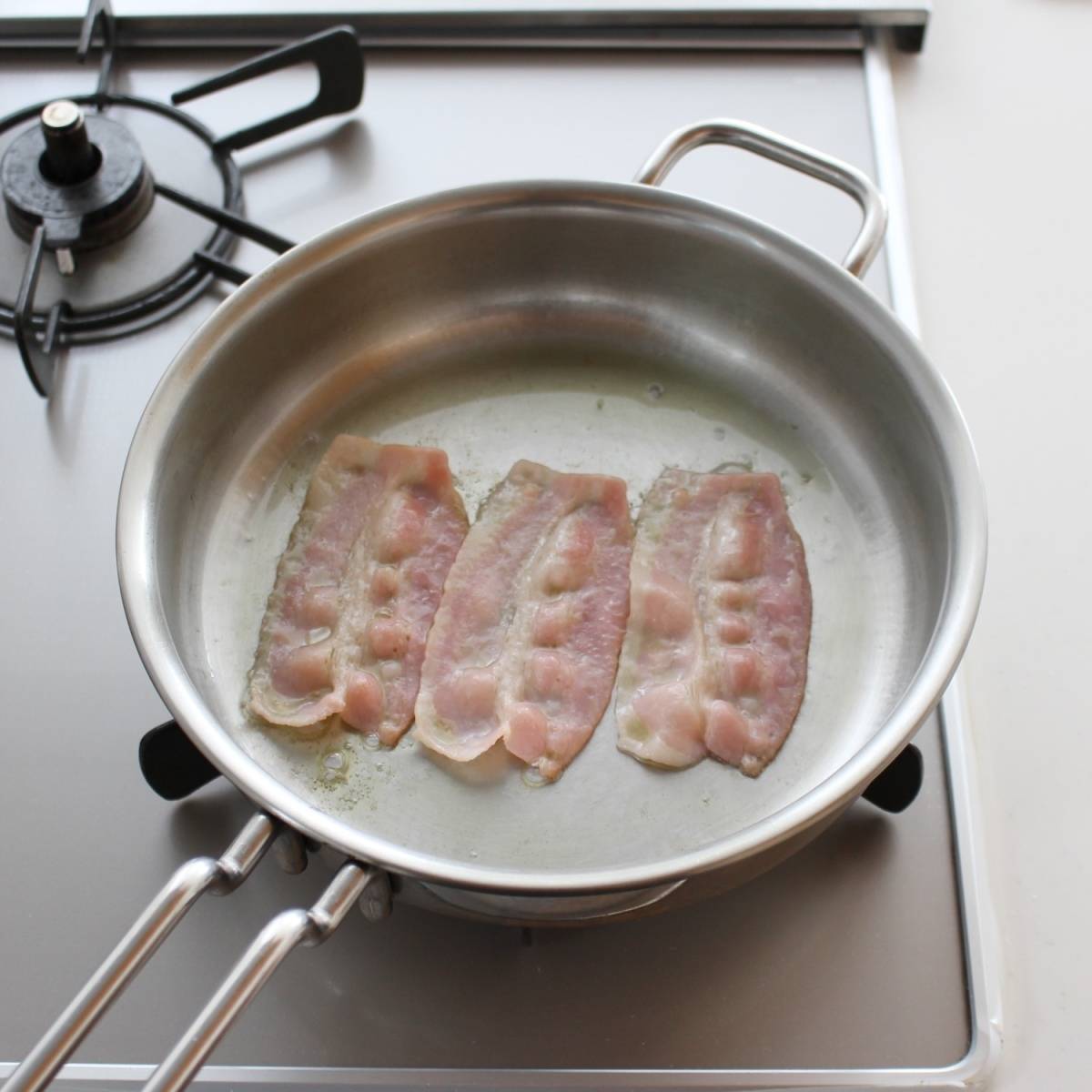 パスコ公式の「ベーコンエッグトースト」のレシピ