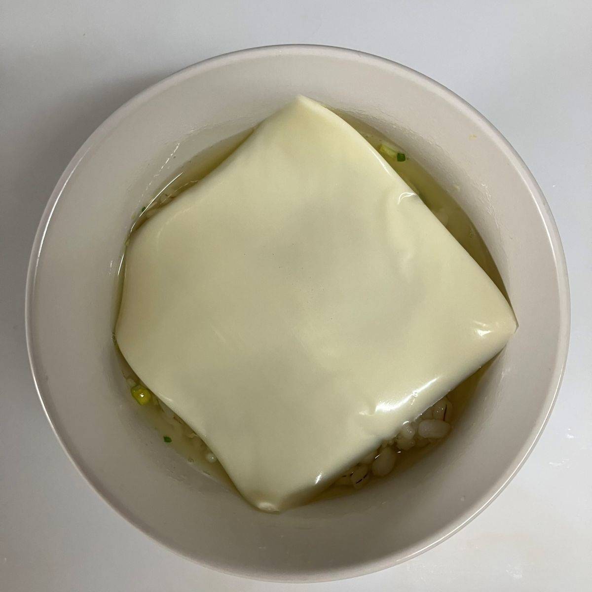 サッポロ一番公式の「サッポロ一番deチーズリゾット」のレシピ