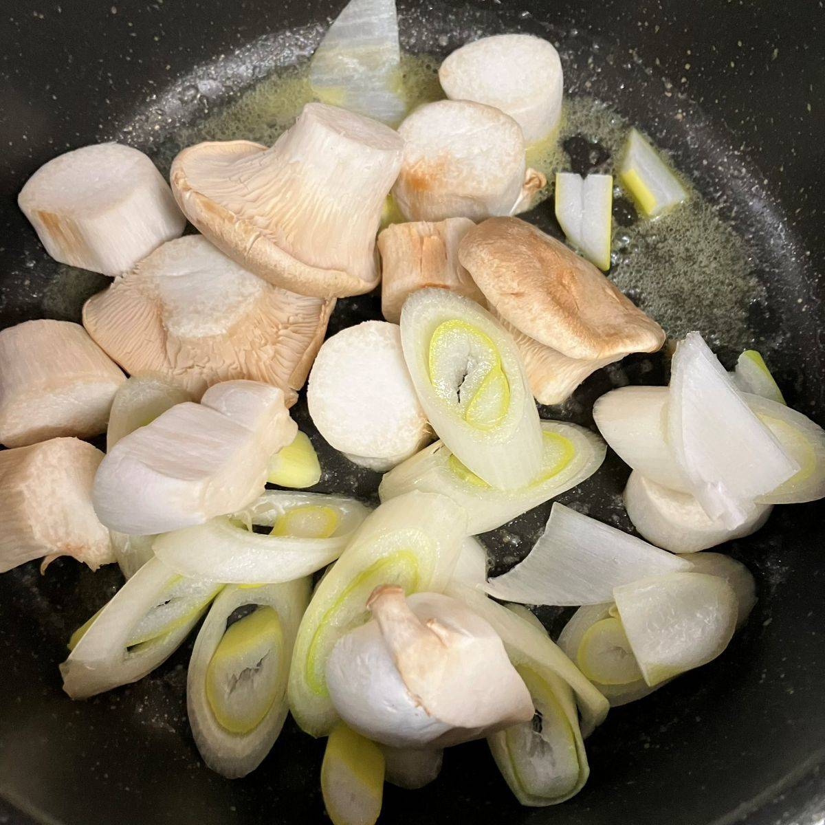 JAグループ公式の「エリンギのアワビ風バター炒め」のレシピ