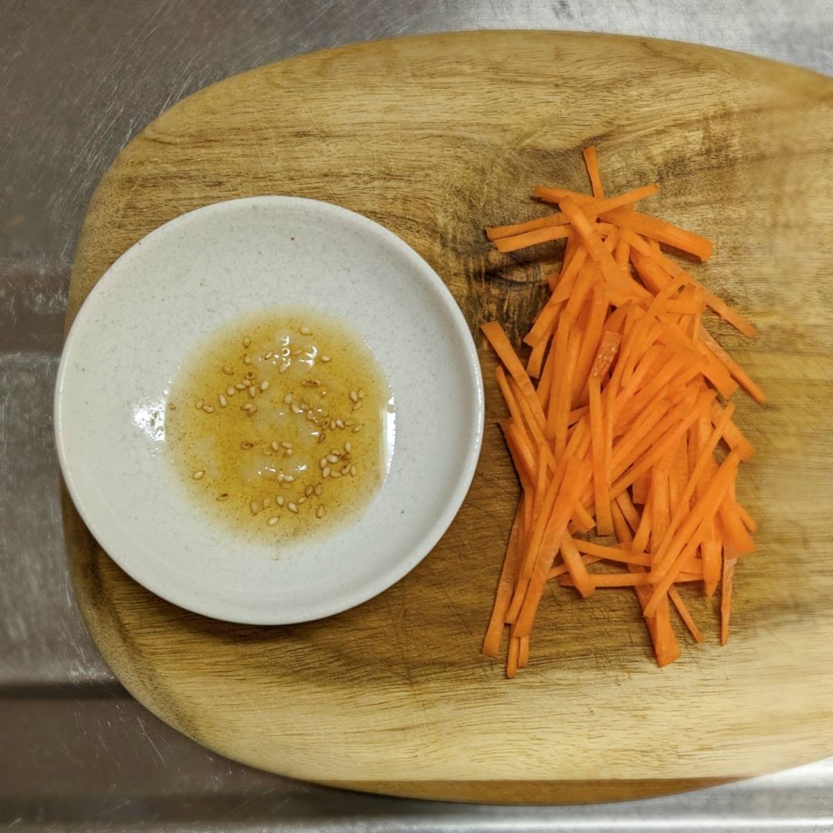 JAグループ公式の「もやししめじ人参ナムル」のレシピ