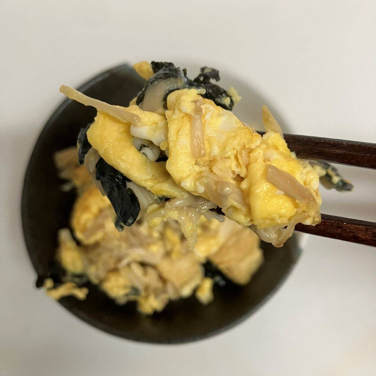 JAグループ公式の「エノキと豆腐と海苔の炒り卵」のレシピ