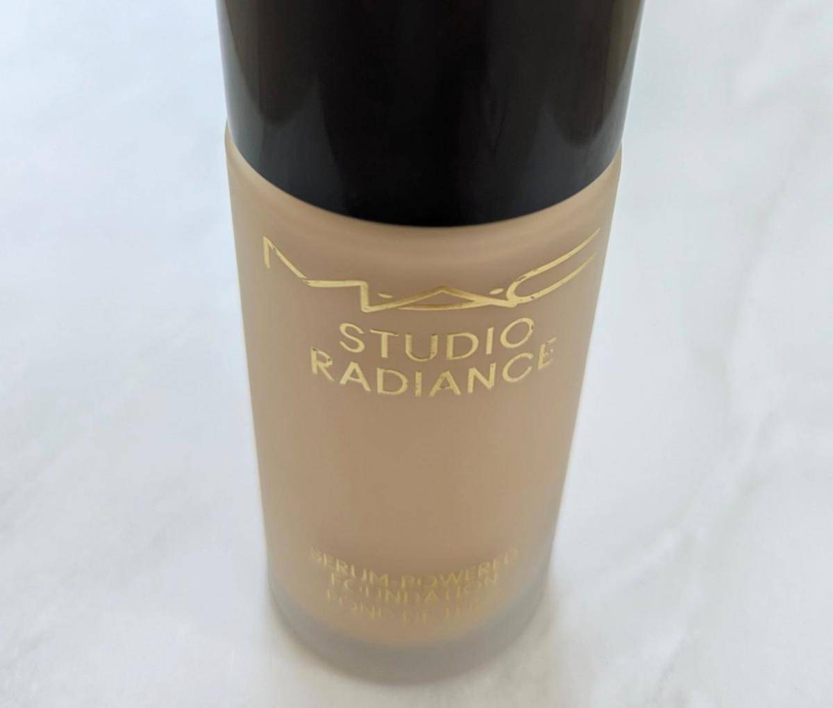 マックスタジオラディアンスセラムファンデーション