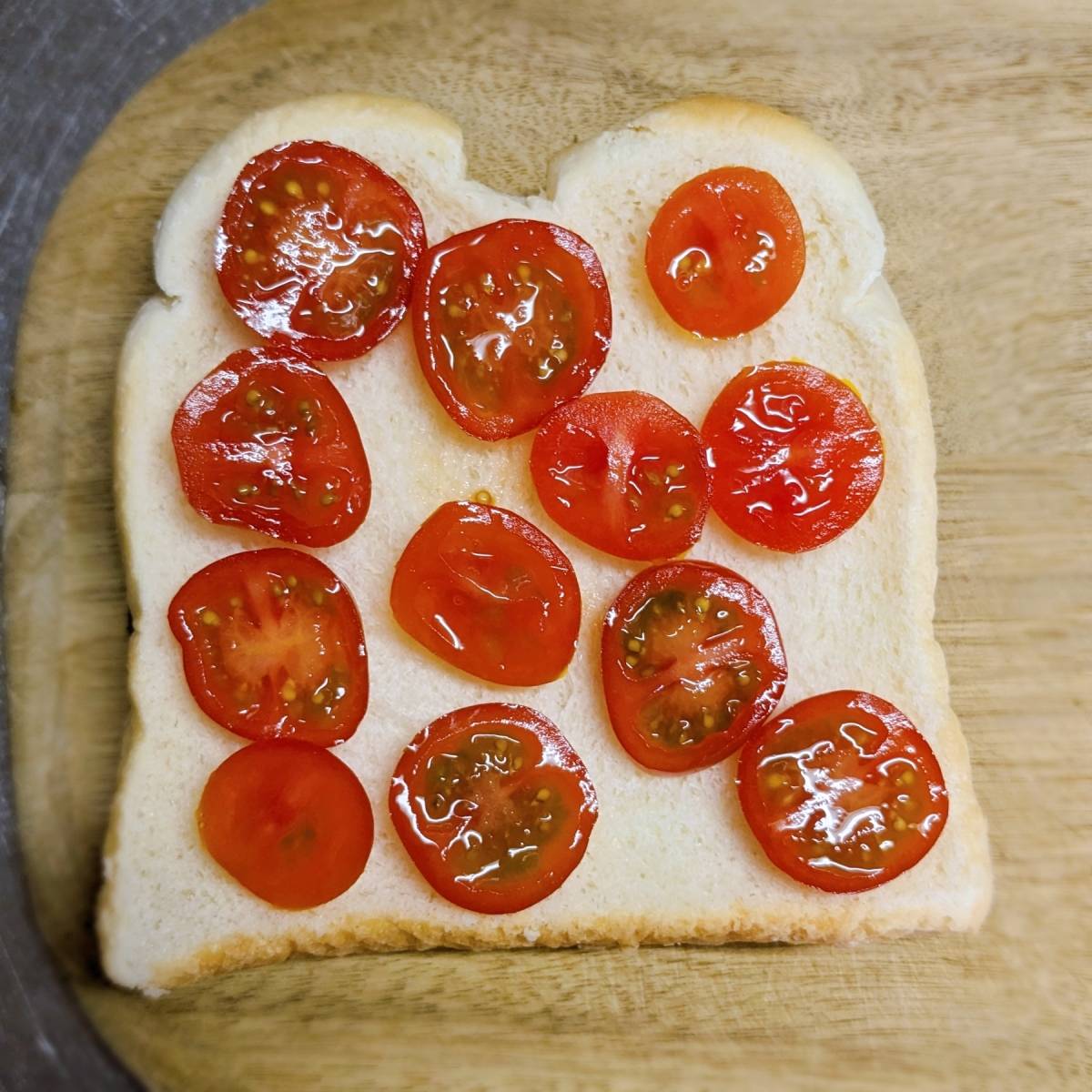 ヤマザキ公式の「トマトチーズトースト」のレシピ